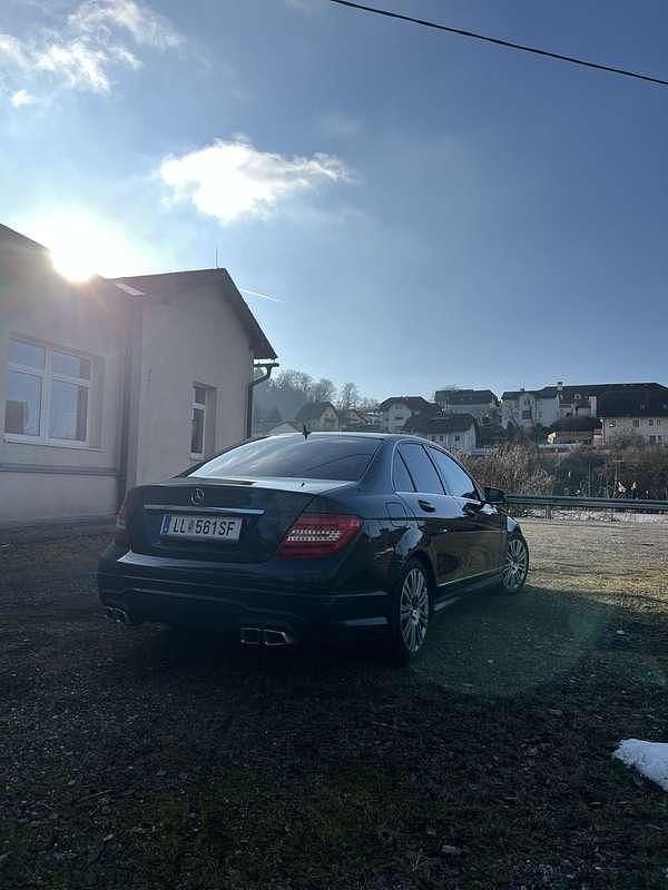 Gebraucht Mercedes C250 Avantgarde 204 PS (150 kW) 2011 Schwarz Limousine