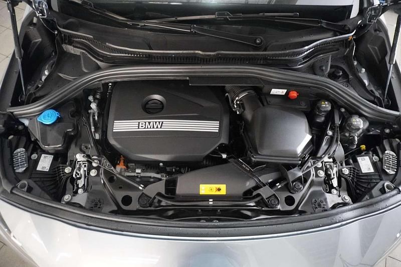 Gebraucht BMW 230e Active Tourer Efficient Dynamics 150 PS (110 kW) 2025 Grau Van / Kleinbus