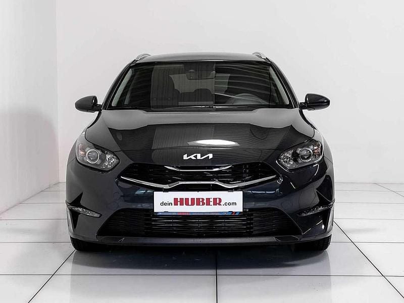 Gebraucht Kia Ceed Sportswagon Silver 136 PS (100 kW) 2023 Grau Kombi