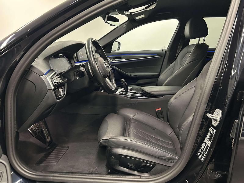 Gebraucht BMW 530 M Sport 286 PS (210 kW) 2022 Schwarz Kombi