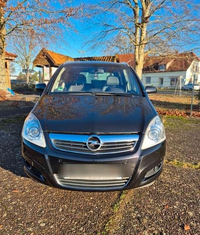 Gebraucht Opel Zafira 126 PS (92 kW) 2011 Van / Kleinbus