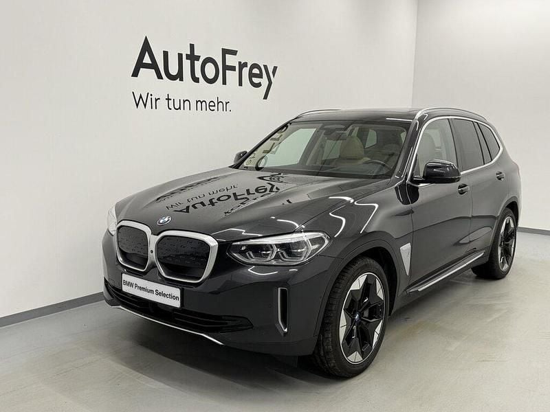 Gebraucht BMW iX3 Impressive 210 kW (286 PS) 2021 Sophistograu brillanteffekt SUV
