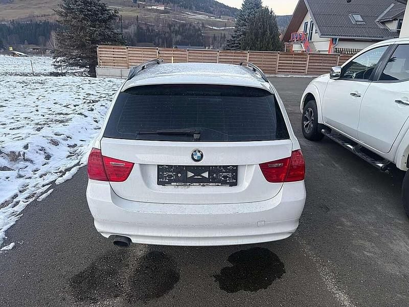 Gebraucht BMW 320 177 PS (130 kW) 2009 Weiß Kombi