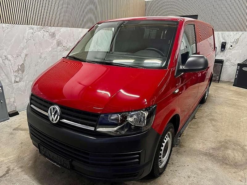 Gebraucht VW T6 114 PS (83 kW) 2018 Rot Van