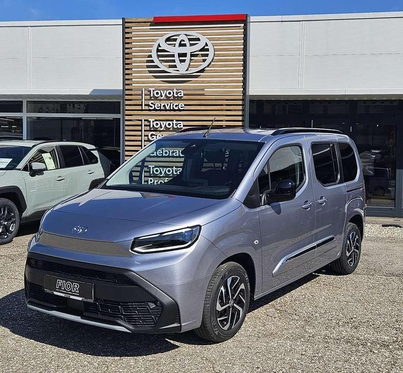 Grau Gebraucht 2024 Toyota Proace Verso City Kombi | € 31.990 (Teuer) - Bild 1/4