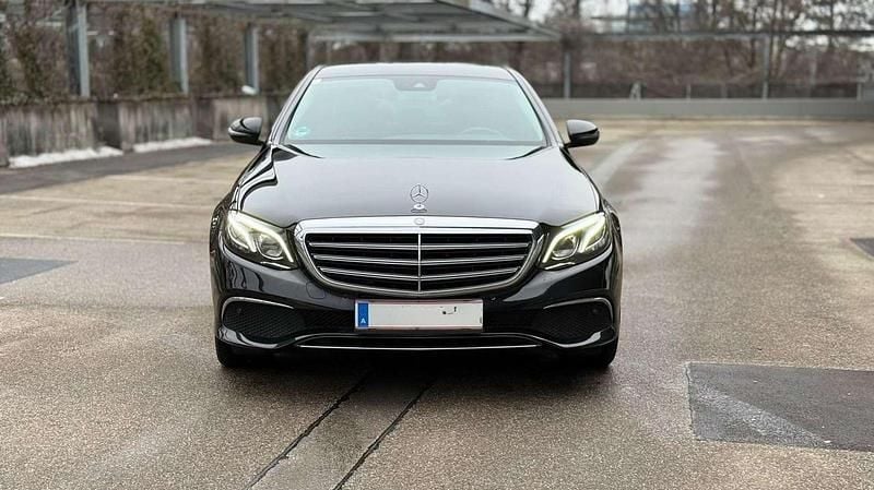 Gebraucht Mercedes E350 Avantgarde 258 PS (189 kW) 2016 Schwarz Limousine