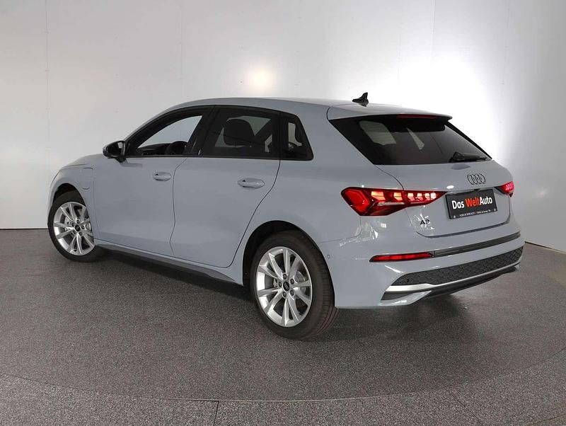 Gebraucht Audi A3 150 PS (110 kW) 2025 Grau Limousine