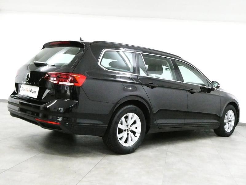 Gebraucht VW Passat R 150 PS (110 kW) 2022 Schwarz Kombi