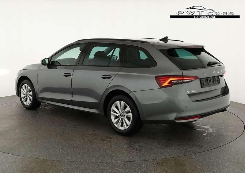 Neu Skoda Octavia Selection 150 PS (110 kW) 2025 Grau Kombi