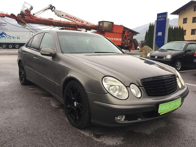 Gebraucht Mercedes E200 Elegance 122 PS (89 kW) 2004 Grau Limousine