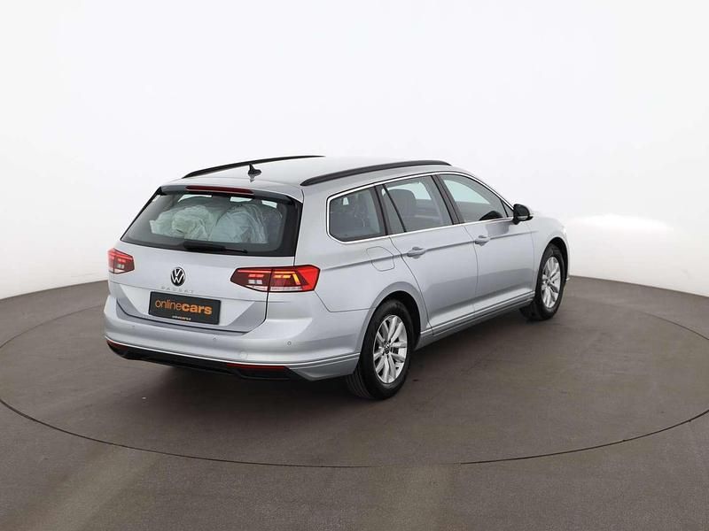 Gebraucht VW Passat Business 150 PS (110 kW) 2022 Silber Kombi