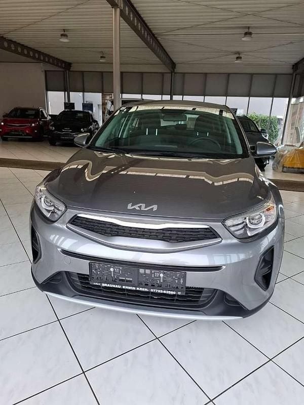Gebraucht Kia Stonic 101 PS (74 kW) 2024 Grau SUV