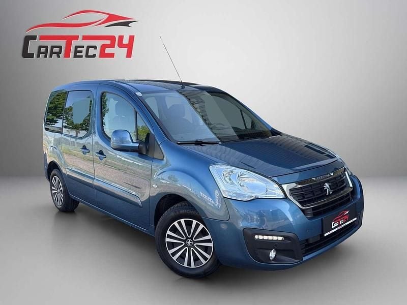Gebraucht Peugeot TePee Active 99 PS (72 kW) 2017 Blau Van / Kleinbus