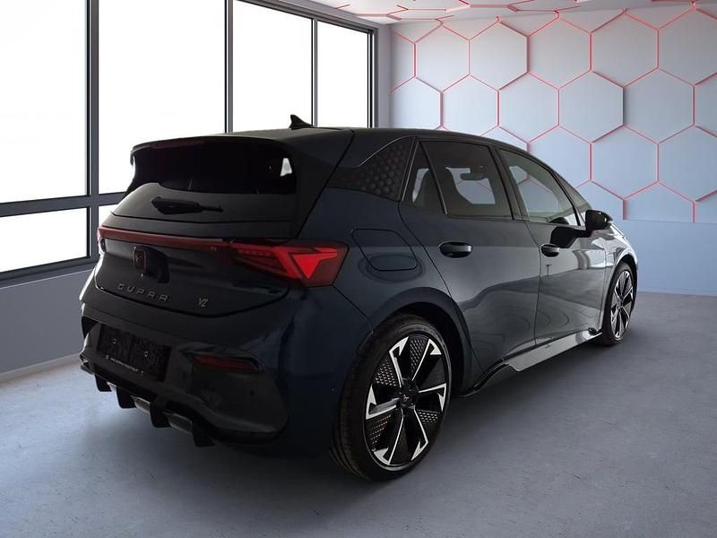 Neu Cupra Born VZ 239 kW (326 PS) 2026 Mittelblau  metallic Kleinwagen