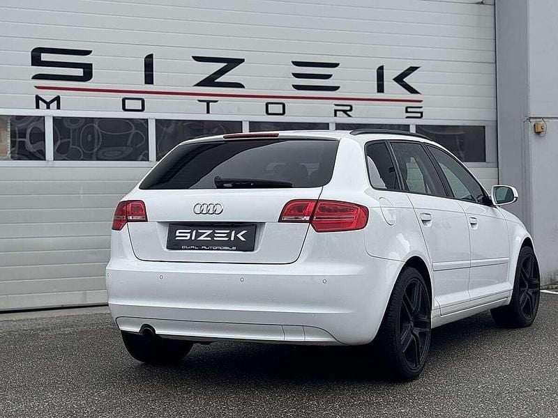 Gebraucht Audi A3 Comfort 105 PS (77 kW) 2011 Weiß Kleinwagen