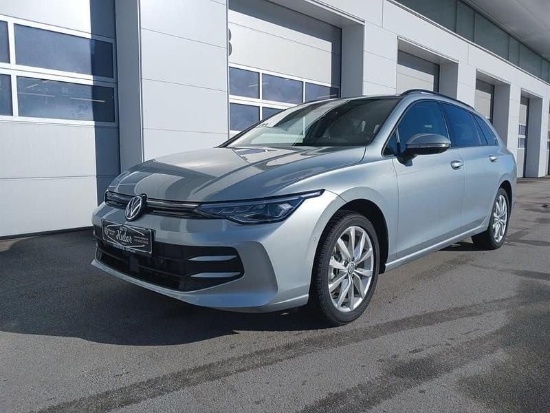 Neu VW Golf VIII Business 115 PS (84 kW) 2026 Silber  metallic Kombi