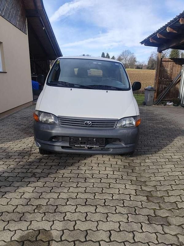 Gebraucht 2004 Toyota HiAce Van | € 7.999 - Bild 1/4
