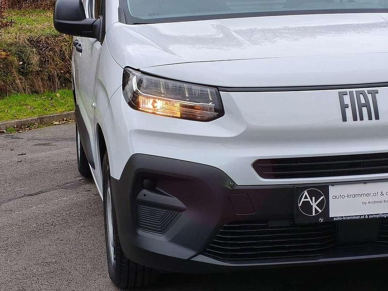 Neu Fiat Doblò 102 PS (75 kW) 2025 Weiß Van / Kleinbus