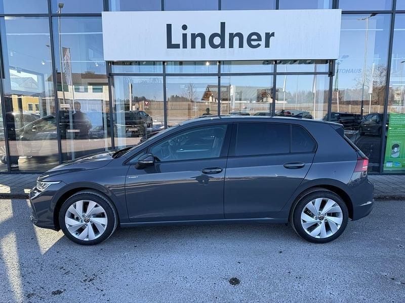 Neu VW Golf VIII 116 PS (85 kW) 2026 Mittelgrau  metallic Limousine