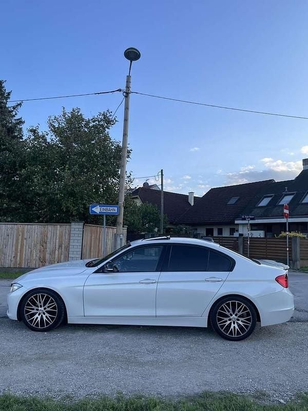 Gebraucht BMW 318 143 PS (105 kW) 2012 Weiß Limousine