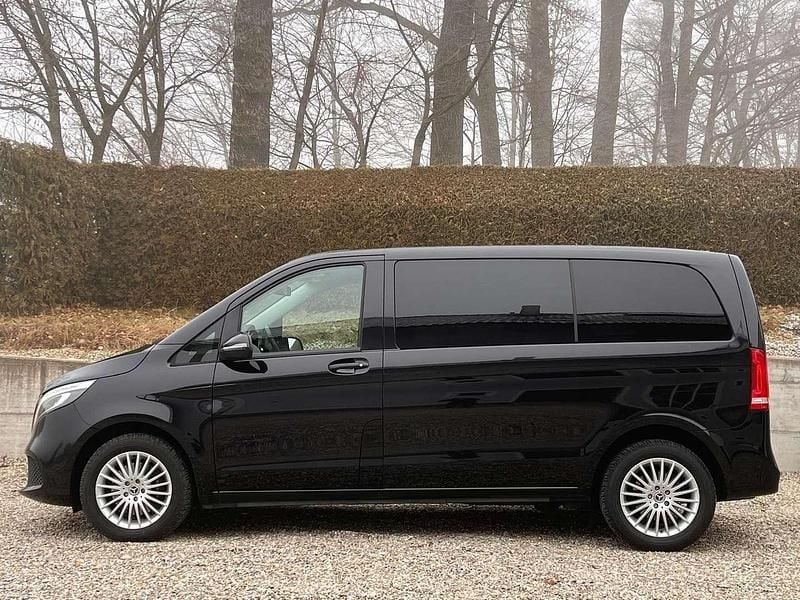 Gebraucht Mercedes V220 163 PS (119 kW) 2021 Schwarz Van / Kleinbus