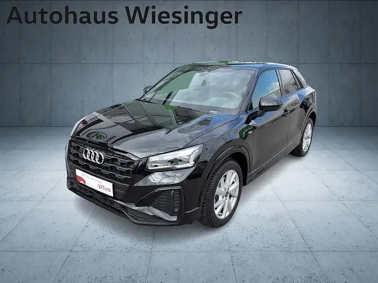 Schwarz metallic Gebraucht 2025 Audi Q2 S-Line SUV | € 33.340 (Etwas zu teuer) - Bild 1/4