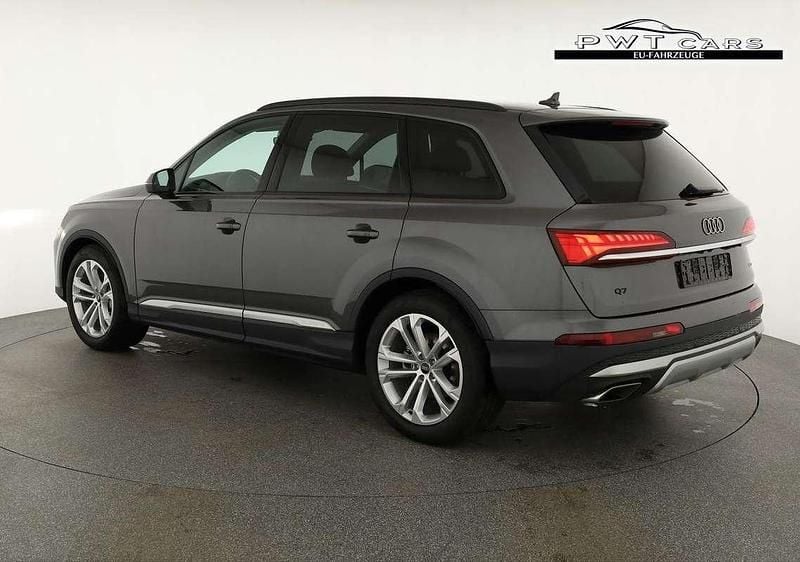 Neu Audi Q7 Basis 231 PS (169 kW) 2025 Grau SUV