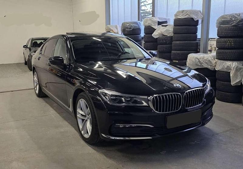 Gebraucht BMW 730 265 PS (194 kW) 2016 Schwarz Limousine