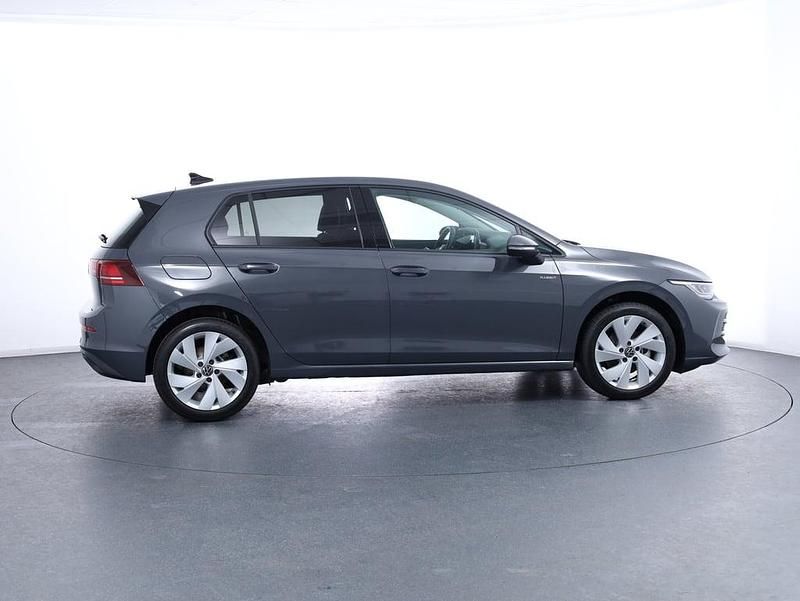 Neu VW Golf VIII 116 PS (85 kW) 2025 Mittelgrau  metallic Limousine