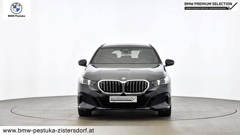 Gebraucht BMW 520 Comfort Edition 197 PS (144 kW) 2025 Schwarz Kombi