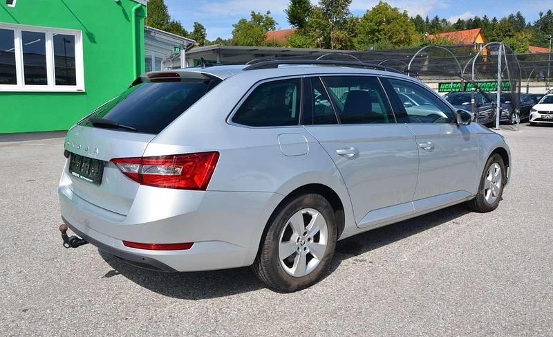 Gebraucht Skoda Superb 150 PS (110 kW) 2023 Silber Kombi