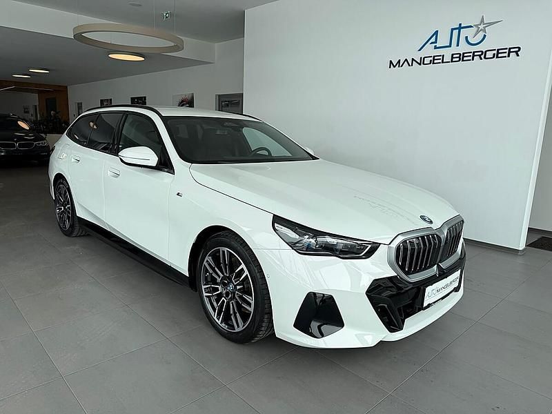 Gebraucht BMW i5 M Sport 250 kW (340 PS) 2025 Weiß Kombi