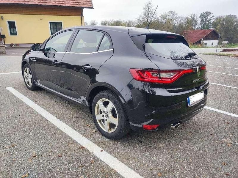 Gebraucht Renault Mégane IV Intens 110 PS (80 kW) 2016 Schwarz Limousine