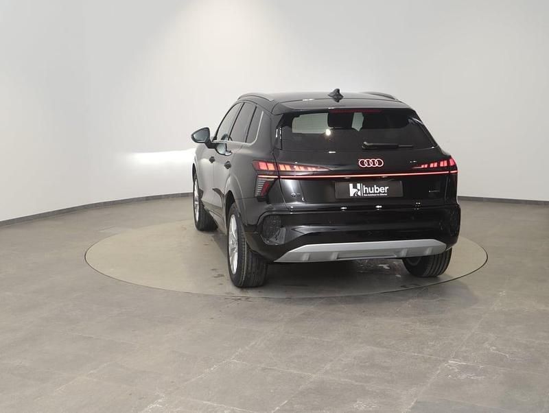 Gebraucht Audi Q3 204 PS (150 kW) 2026 Schwarz  metallicperleffektno SUV