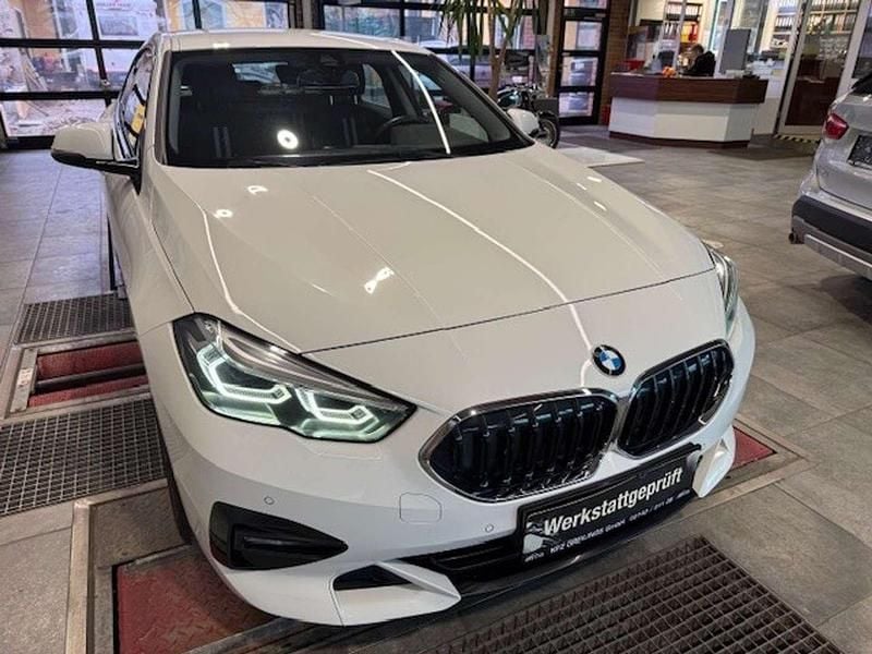 Gebraucht BMW 218 Sport Line 140 PS (102 kW) 2020 Weiß Coupé