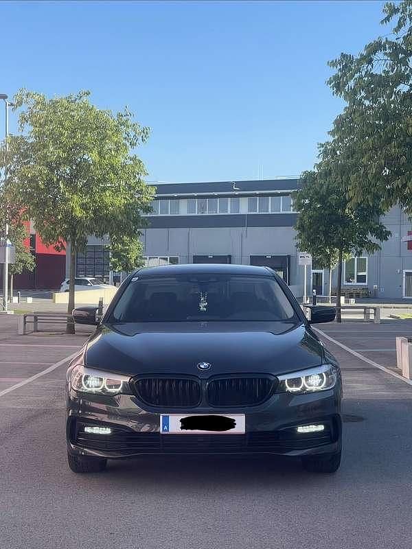 Gebraucht BMW 520 190 PS (139 kW) 2019 Grau Limousine
