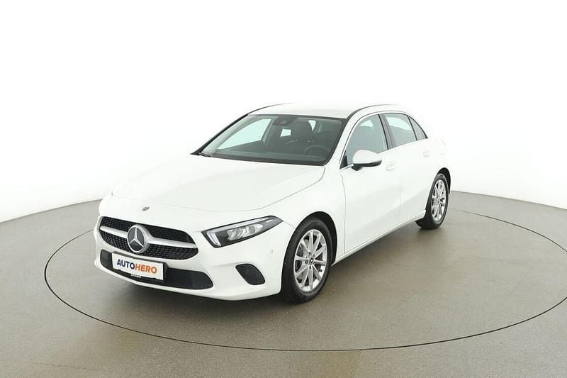 Weiß Gebraucht 2018 Mercedes A200 Limousine | € 22.990 (Superpreis) - Bild 1/3