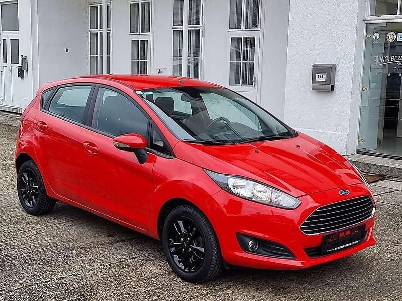 Gebraucht Ford Fiesta Trend 60 PS (44 kW) 2013 Rot Kleinwagen
