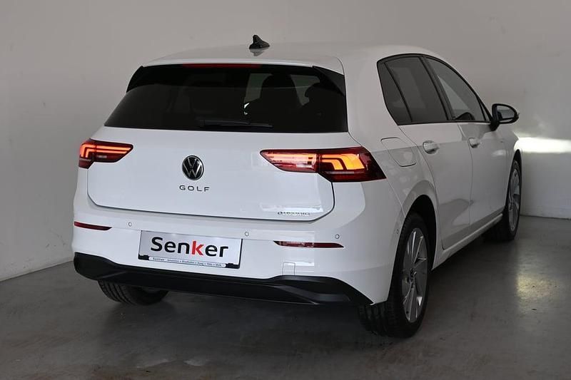 Gebraucht VW Golf VIII 204 PS (150 kW) 2025 Weiss  normal Limousine