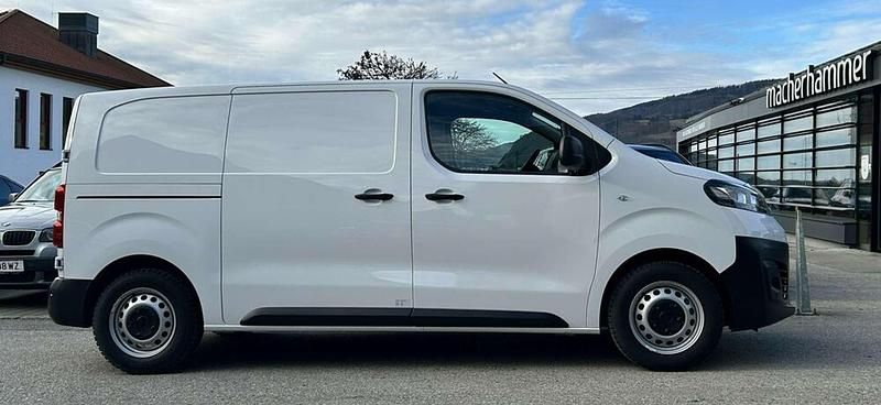 Gebraucht Opel Vivaro-e Combi Selection 100 kW (136 PS) 2023 Weiß Van