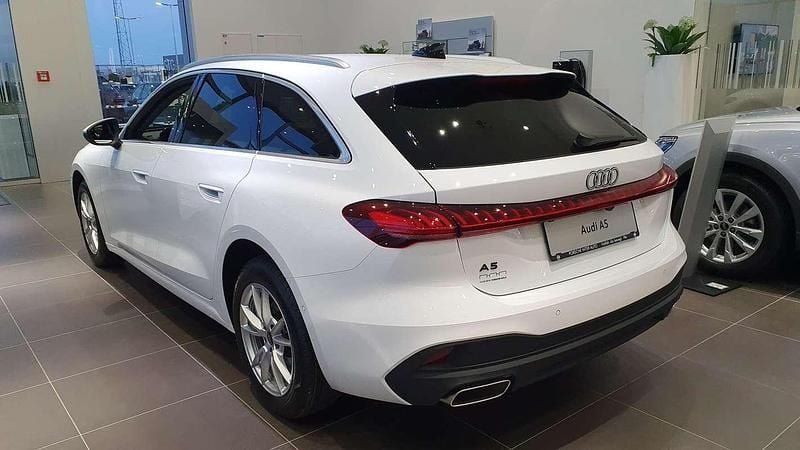 Gebraucht Audi A5 150 PS (110 kW) 2025 Weiß Coupé