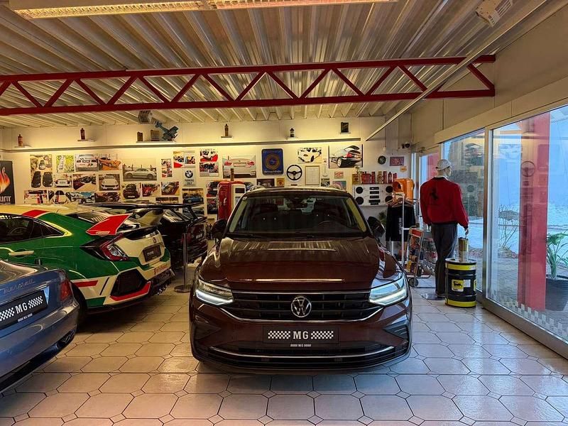 Gebraucht VW Tiguan Life 122 PS (89 kW) 2021 Braun SUV