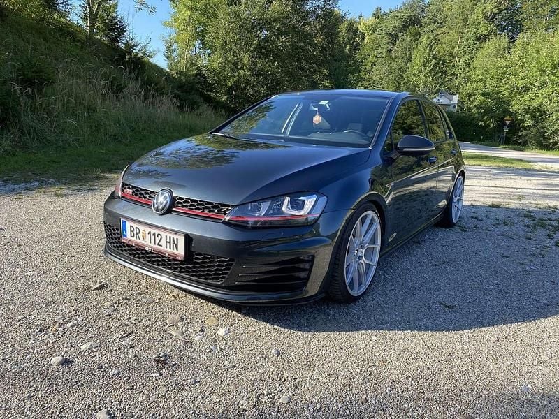 Gebraucht VW Golf VII GTI 230 PS (169 kW) 2014 Limousine