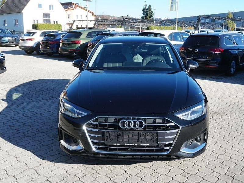 Gebraucht Audi A4 136 PS (100 kW) 2022 Schwarz Kombi