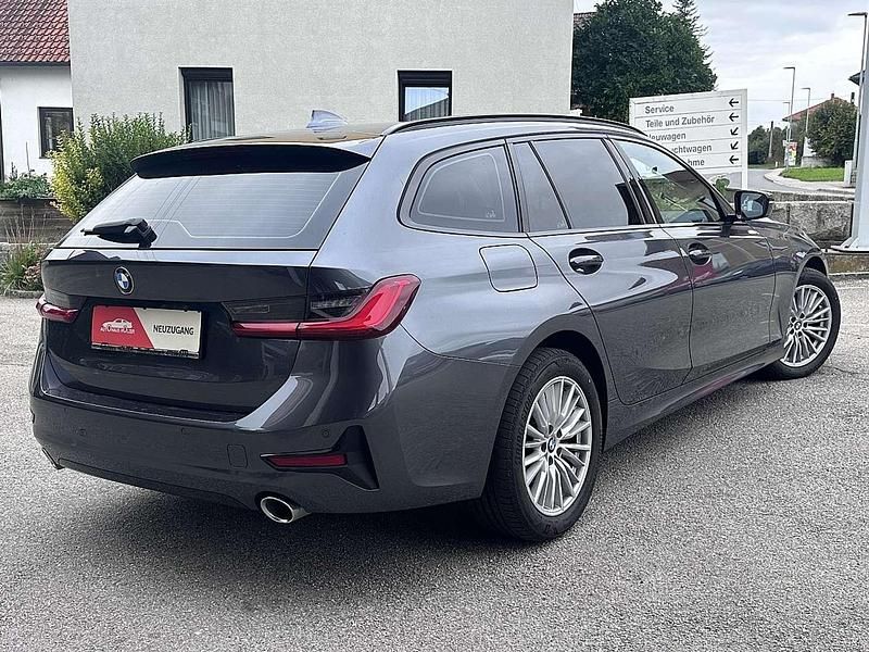 Gebraucht BMW 320 Sport Line 190 PS (139 kW) 2020 Grau Kombi