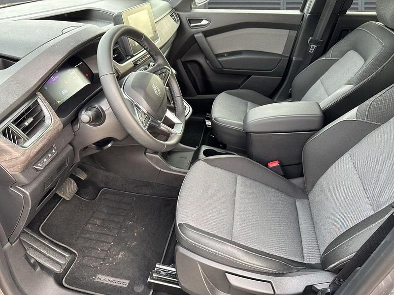 Gebraucht Renault Kangoo Techno 131 PS (96 kW) 2025 Grau Van / Kleinbus