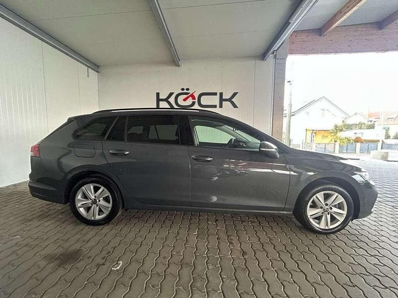 Gebraucht VW Golf VIII Life 150 PS (110 kW) 2022 Grau Kombi