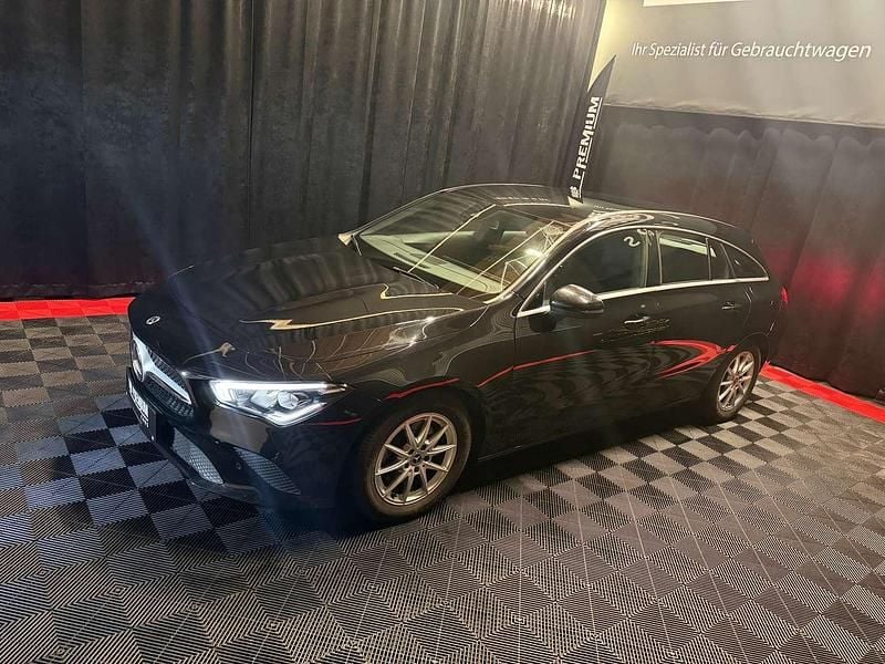 Schwarz Gebraucht 2021 Mercedes CLA180 Limousine | € 22.750 (Superpreis) - Bild 1/4