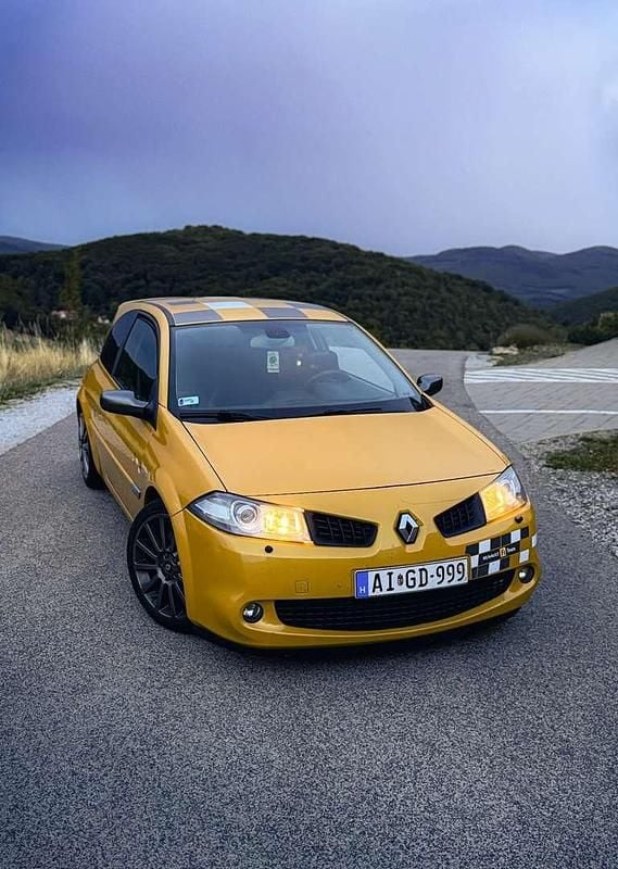 Gebraucht 2008 Renault Mégane II Limousine | € 16.200 - Bild 1/4