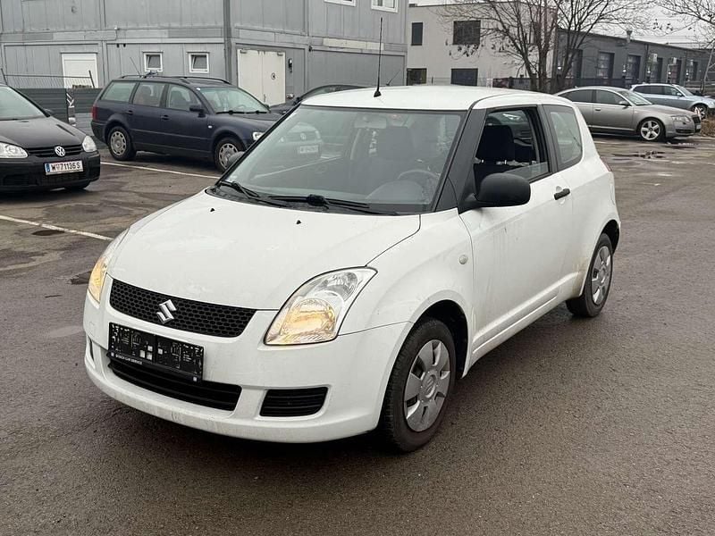 Weiß Gebraucht 2009 Suzuki Swift GL Limousine | € 2.990 (Etwas zu teuer) - Bild 1/4